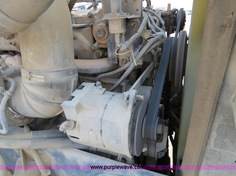 image for item B4596 2000 Peterbilt 377 semi truck