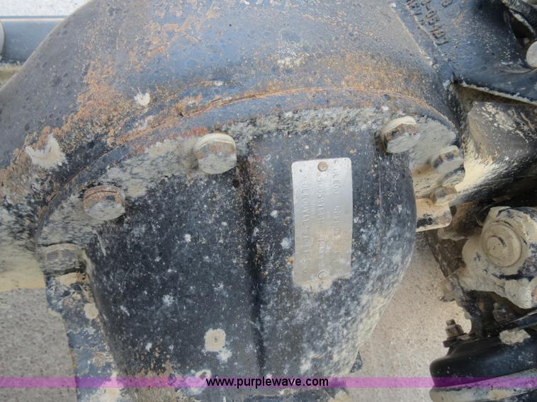 image for item B4596 2000 Peterbilt 377 semi truck