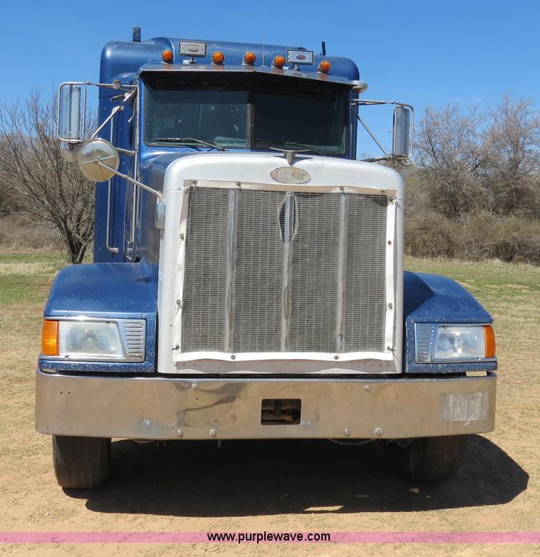 image for item B4662 1998 Peterbilt 377 semi truck