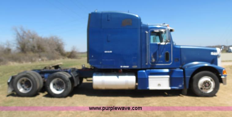 image for item B4662 1998 Peterbilt 377 semi truck