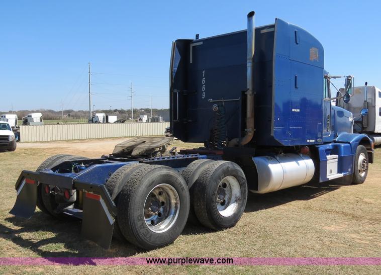 image for item B4662 1998 Peterbilt 377 semi truck
