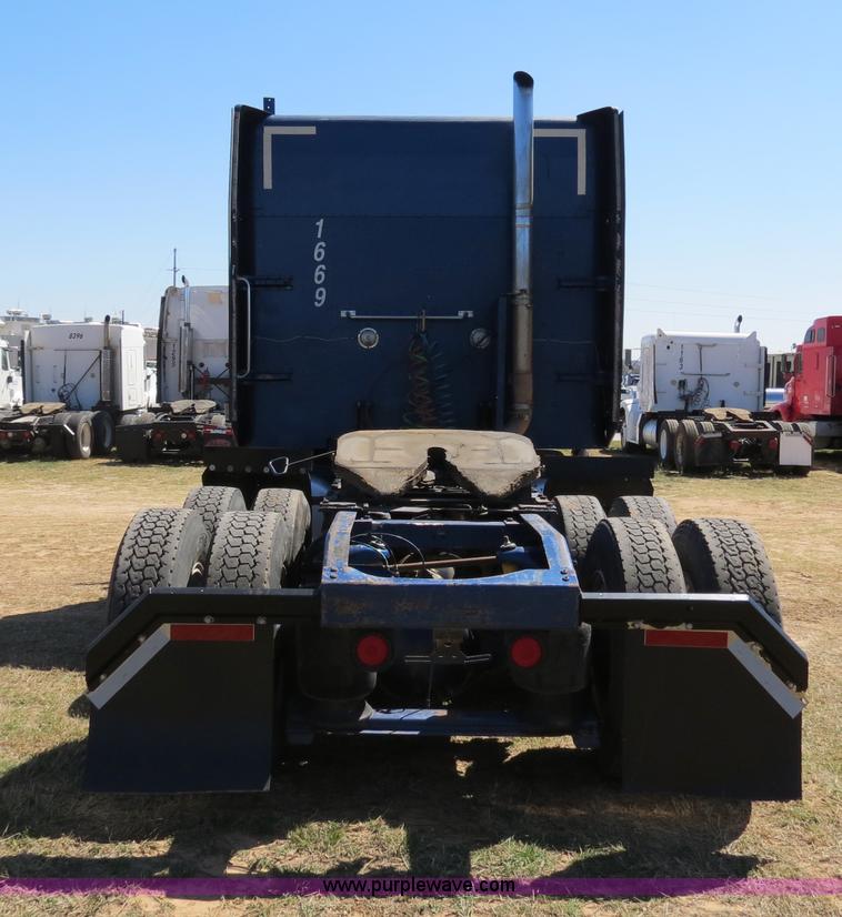 image for item B4662 1998 Peterbilt 377 semi truck