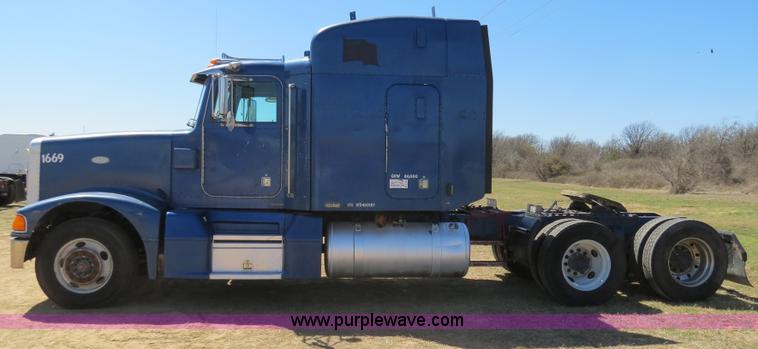 image for item B4662 1998 Peterbilt 377 semi truck