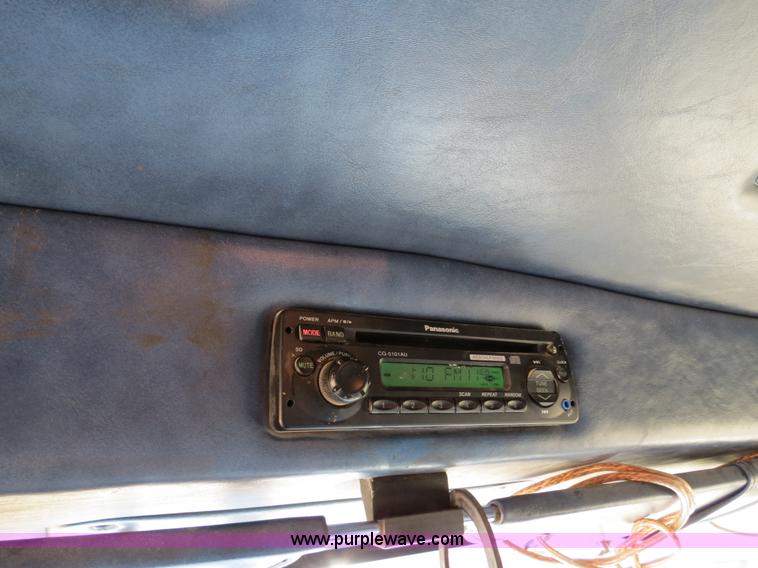 image for item B4662 1998 Peterbilt 377 semi truck