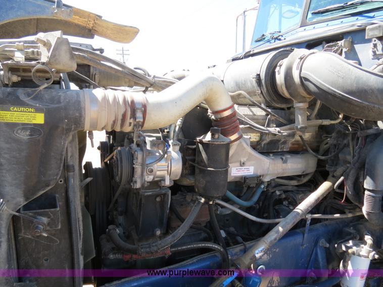 image for item B4662 1998 Peterbilt 377 semi truck