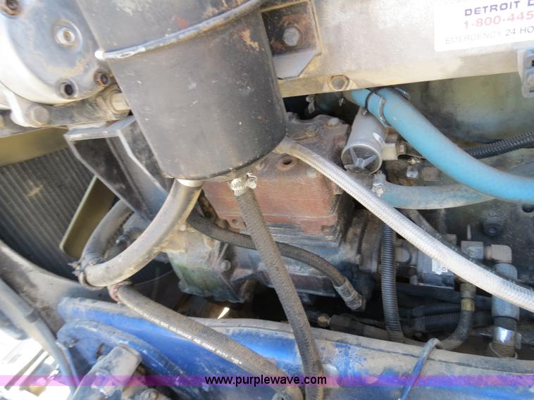 image for item B4662 1998 Peterbilt 377 semi truck