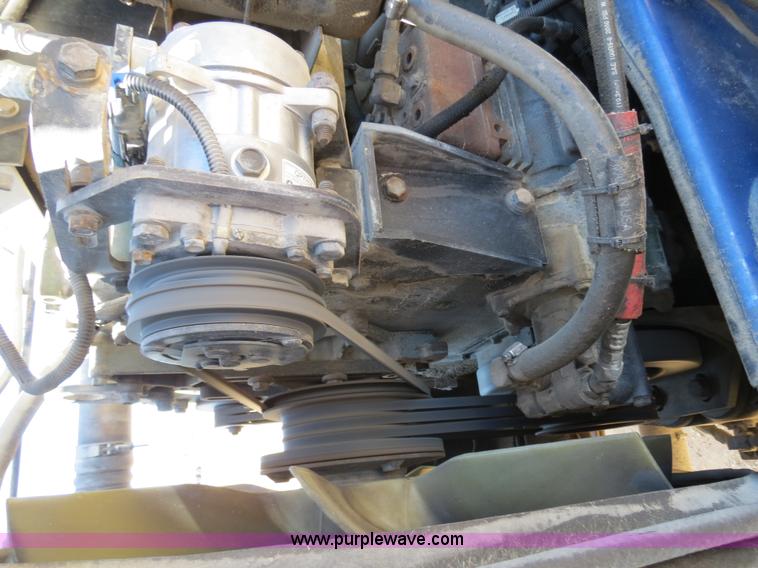 image for item B4662 1998 Peterbilt 377 semi truck