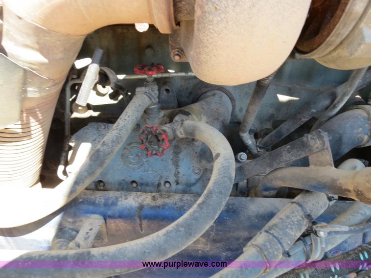 image for item B4662 1998 Peterbilt 377 semi truck