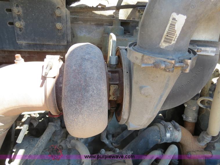 image for item B4662 1998 Peterbilt 377 semi truck