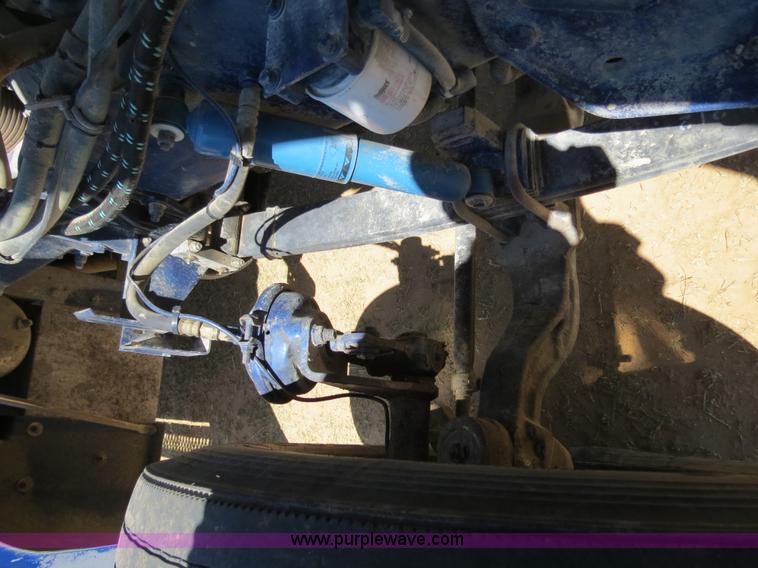 image for item B4662 1998 Peterbilt 377 semi truck