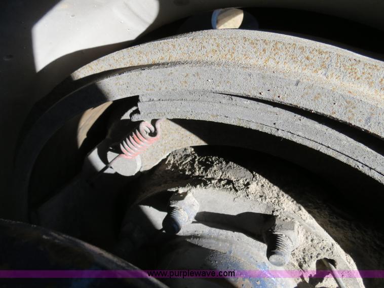 image for item B4662 1998 Peterbilt 377 semi truck