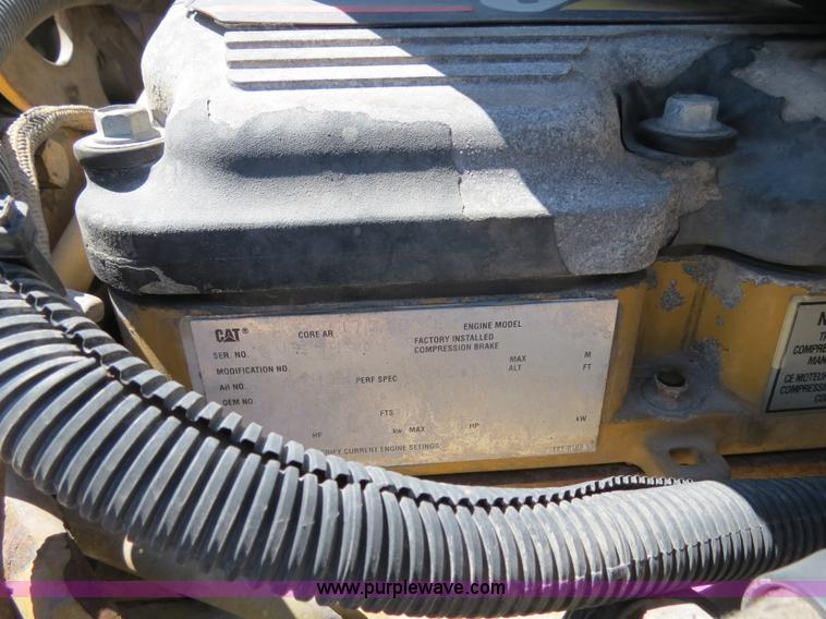 image for item B4663 2001 Peterbilt 387 semi truck