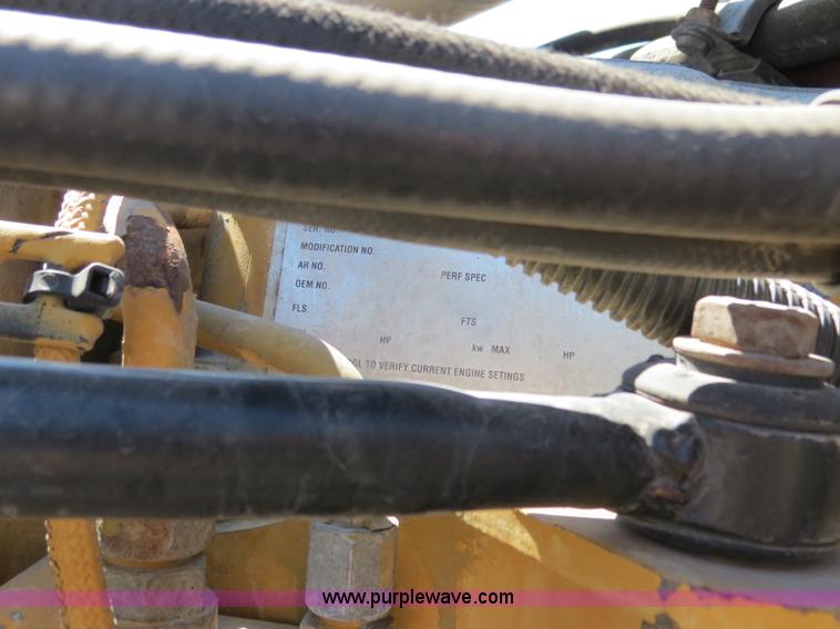 image for item B4663 2001 Peterbilt 387 semi truck