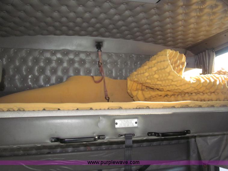 image for item B5436 2007 Kenworth T600B AeroCab semi truck