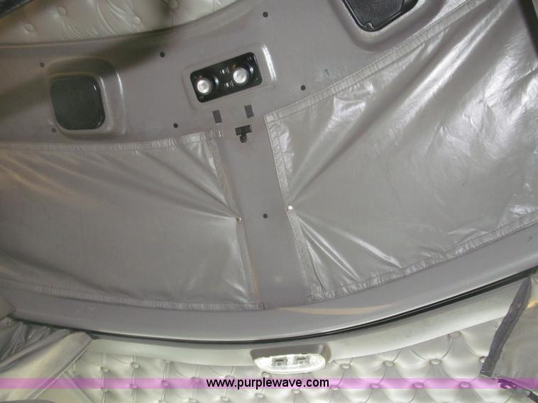 image for item B5436 2007 Kenworth T600B AeroCab semi truck