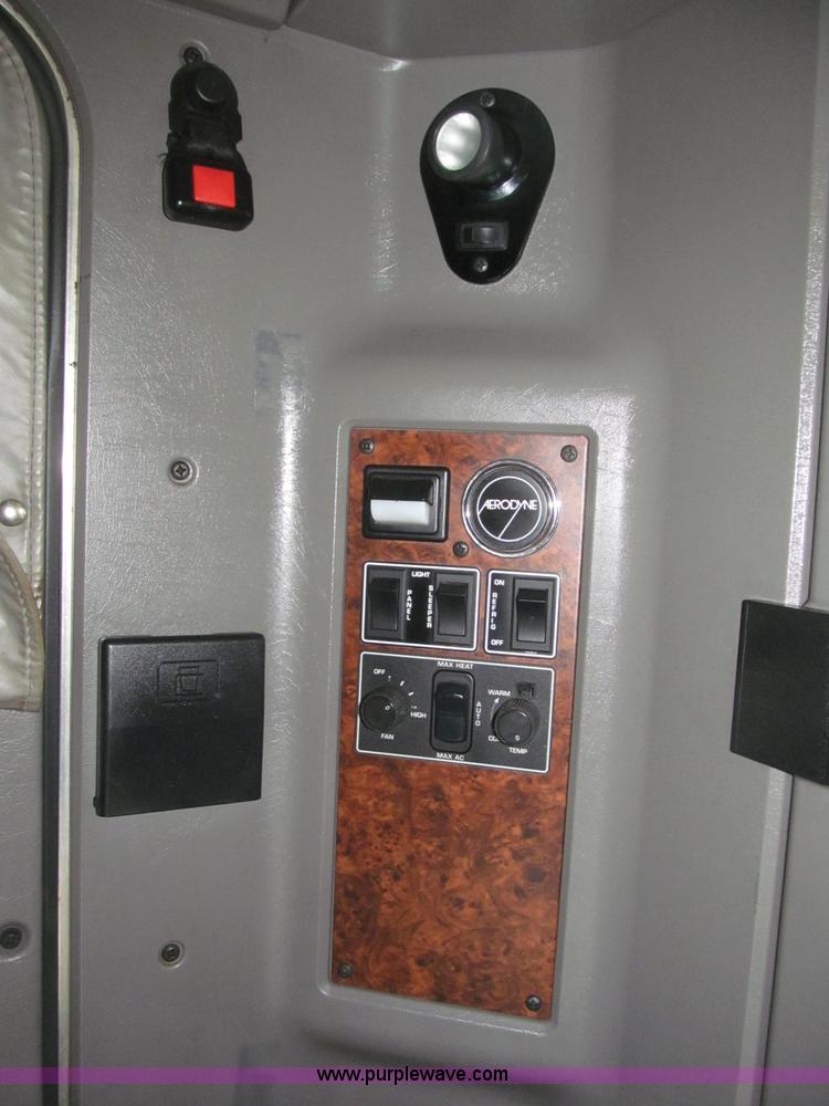 image for item B5436 2007 Kenworth T600B AeroCab semi truck