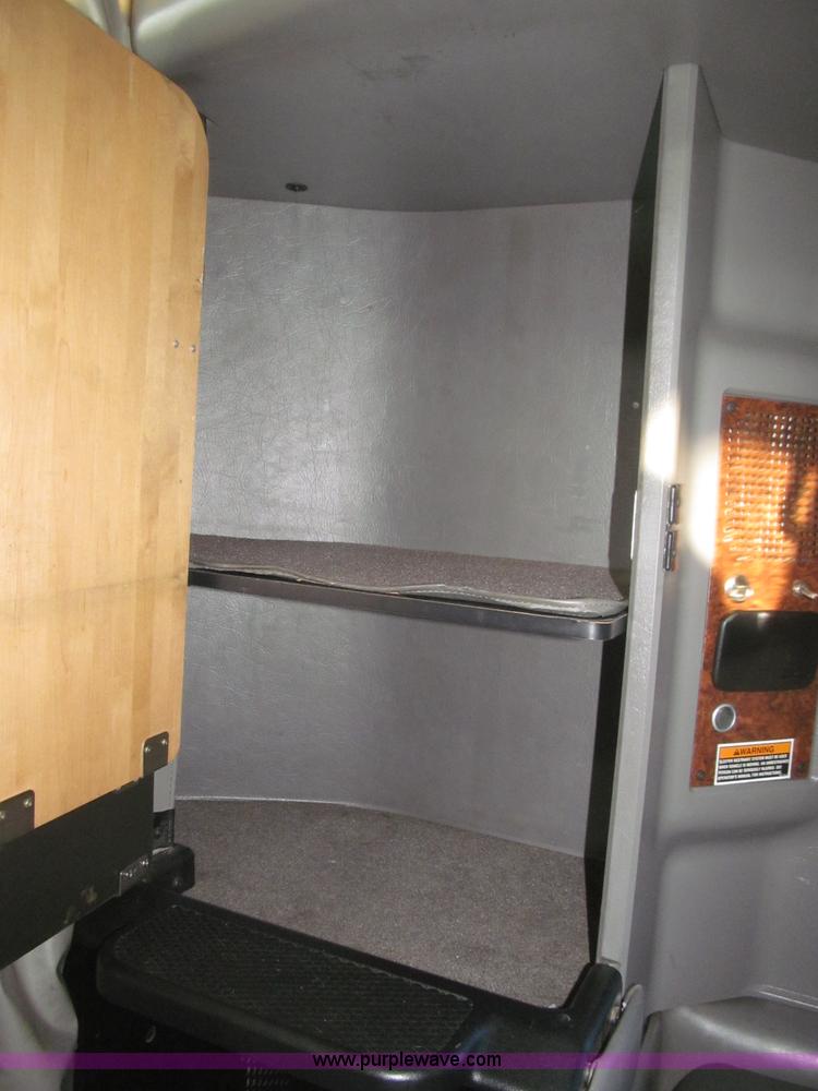 image for item B5436 2007 Kenworth T600B AeroCab semi truck