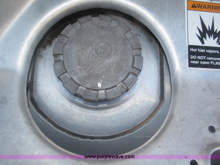 image for item B5436 2007 Kenworth T600B AeroCab semi truck