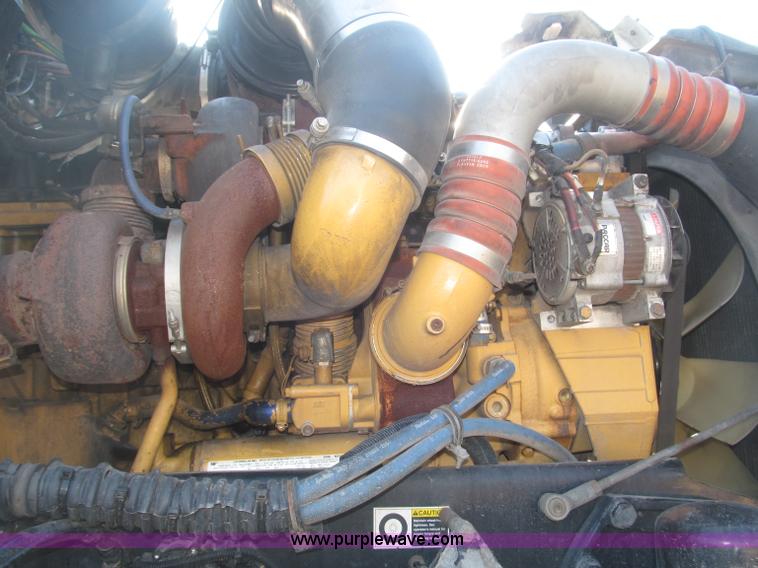 image for item B5436 2007 Kenworth T600B AeroCab semi truck