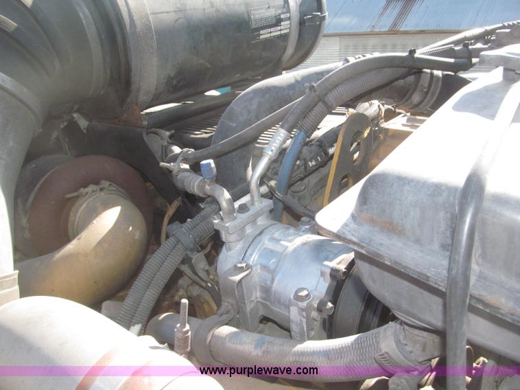 image for item B5436 2007 Kenworth T600B AeroCab semi truck