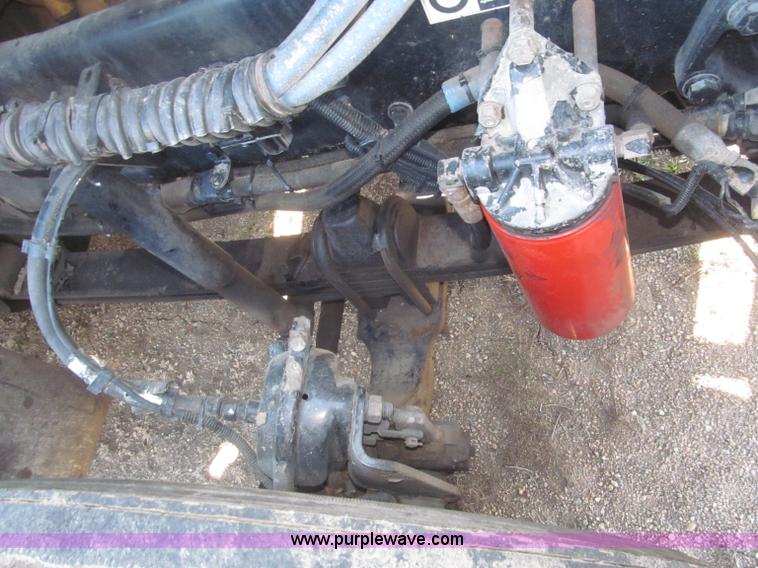 image for item B5436 2007 Kenworth T600B AeroCab semi truck