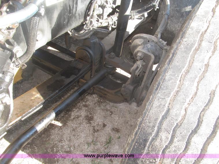 image for item B5436 2007 Kenworth T600B AeroCab semi truck