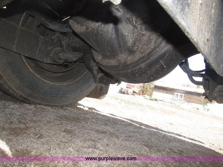 image for item B5436 2007 Kenworth T600B AeroCab semi truck