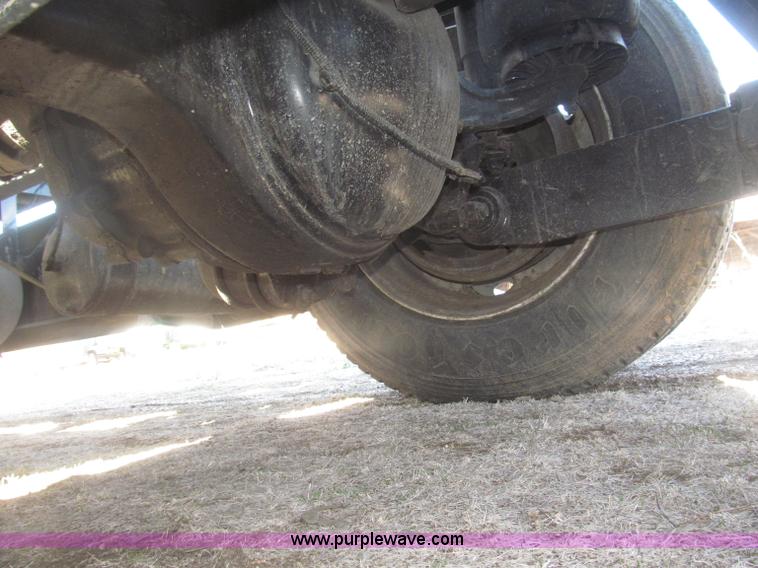 image for item B5436 2007 Kenworth T600B AeroCab semi truck