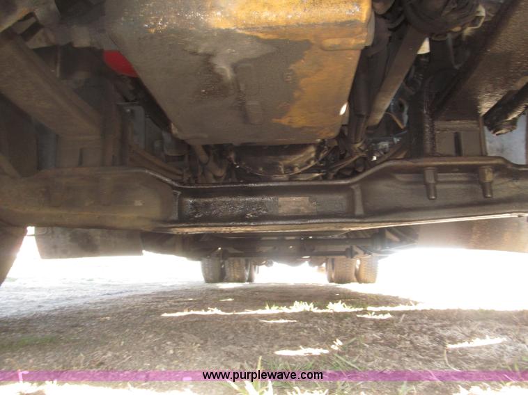 image for item B5436 2007 Kenworth T600B AeroCab semi truck