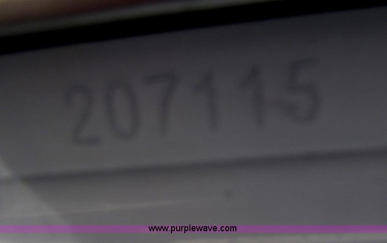 image for item B5436 2007 Kenworth T600B AeroCab semi truck