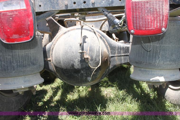 image for item D5178 1995 Freightliner FLD112 semi truck