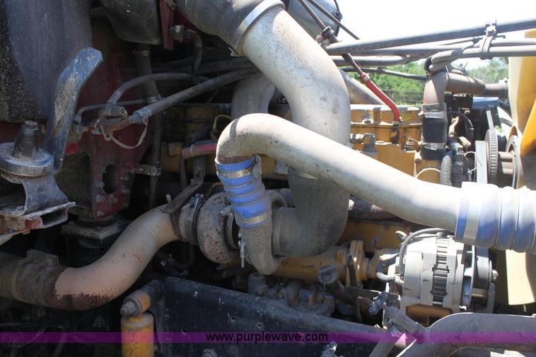 image for item D5178 1995 Freightliner FLD112 semi truck