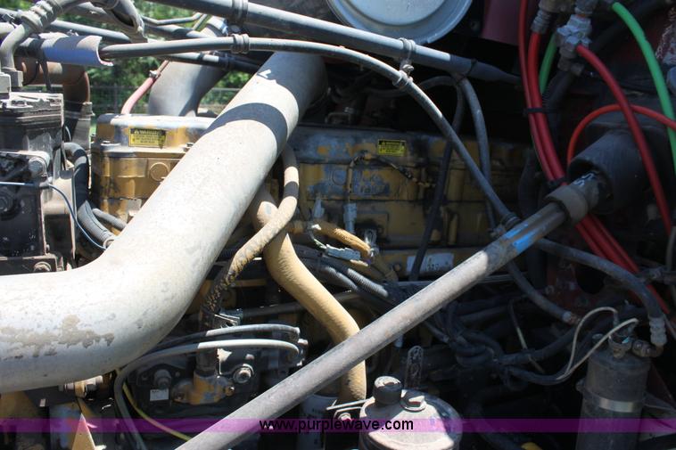 image for item D5178 1995 Freightliner FLD112 semi truck