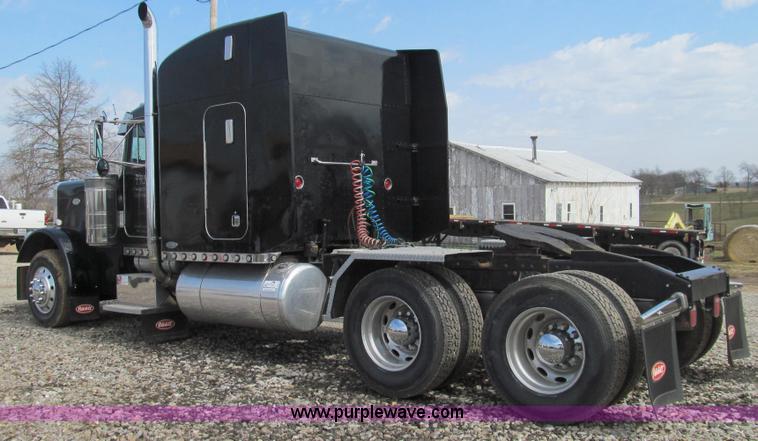 image for item E3814 1996 Peterbilt 379 semi truck