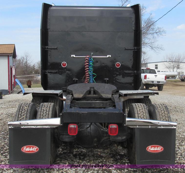 image for item E3814 1996 Peterbilt 379 semi truck