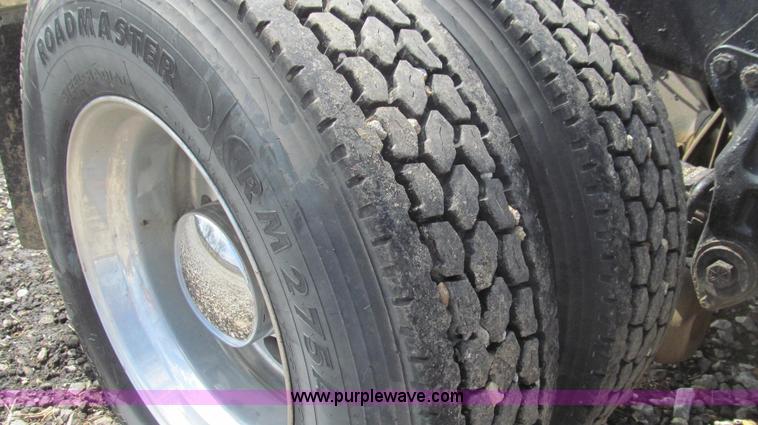 image for item E3814 1996 Peterbilt 379 semi truck