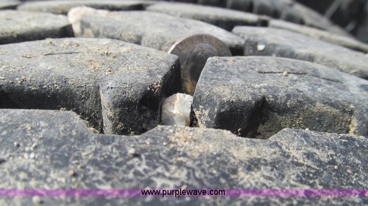 image for item E3814 1996 Peterbilt 379 semi truck