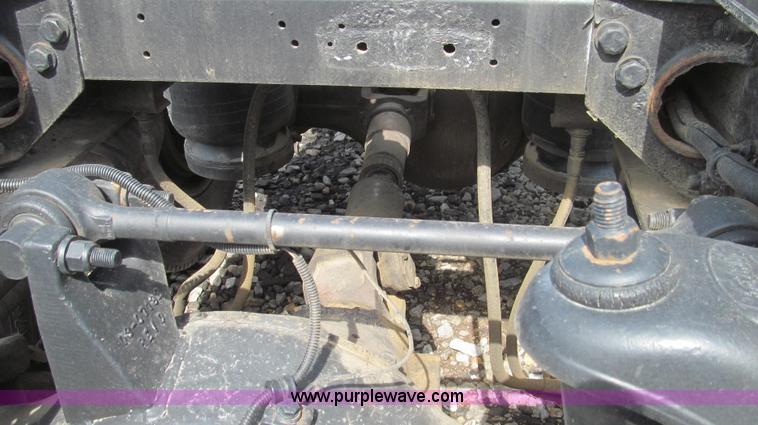 image for item E3814 1996 Peterbilt 379 semi truck