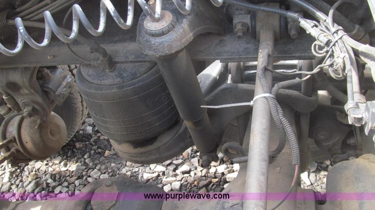 image for item E3814 1996 Peterbilt 379 semi truck