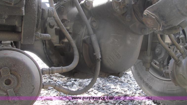 image for item E3814 1996 Peterbilt 379 semi truck