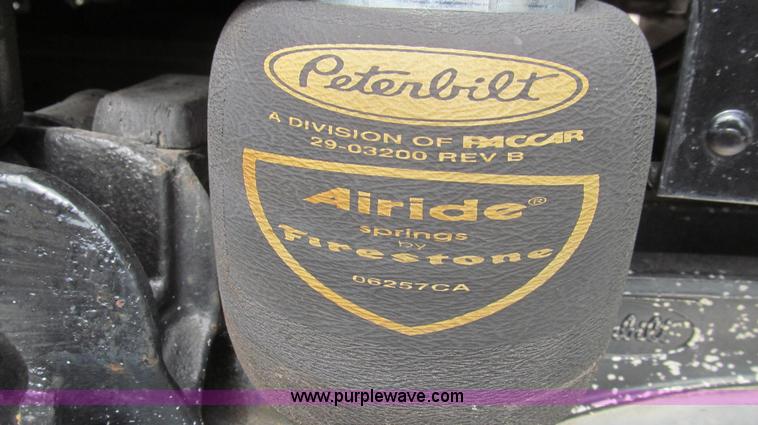 image for item E3814 1996 Peterbilt 379 semi truck