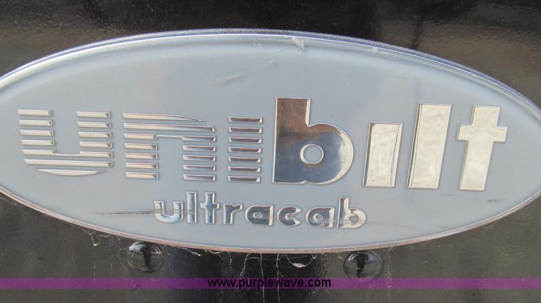 image for item E3814 1996 Peterbilt 379 semi truck