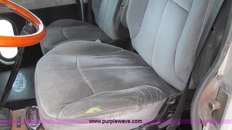 image for item E3814 1996 Peterbilt 379 semi truck