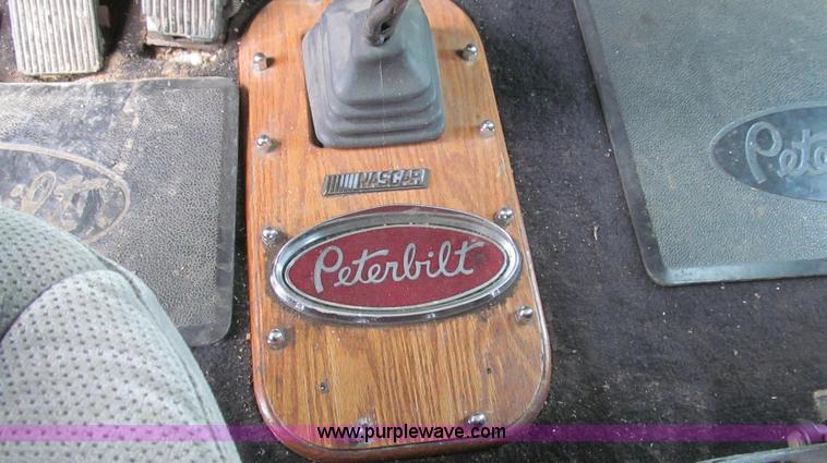 image for item E3814 1996 Peterbilt 379 semi truck