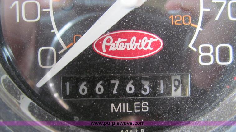 image for item E3814 1996 Peterbilt 379 semi truck