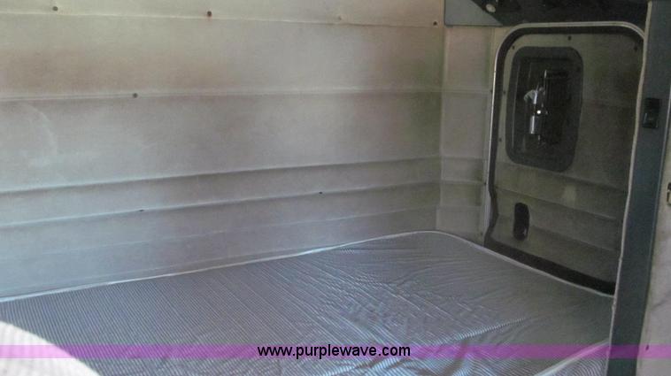 image for item E3814 1996 Peterbilt 379 semi truck