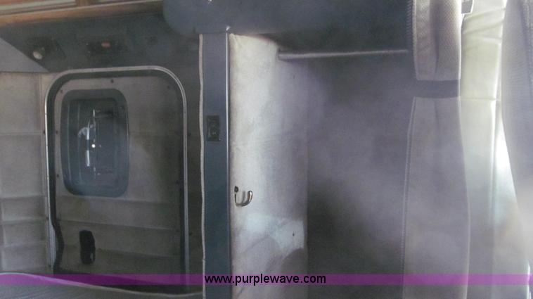 image for item E3814 1996 Peterbilt 379 semi truck