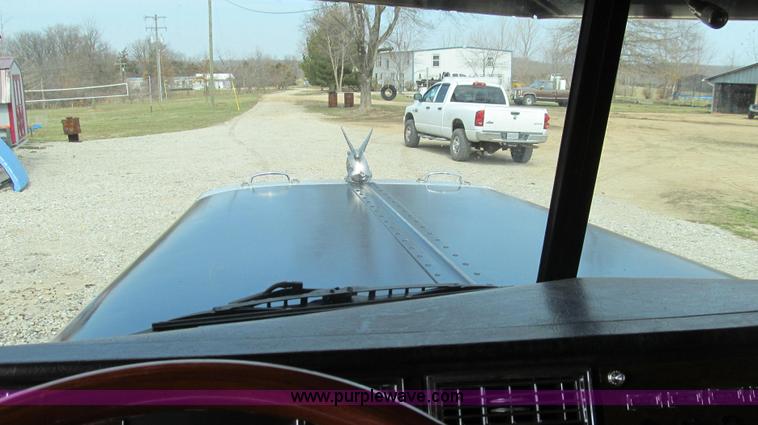 image for item E3814 1996 Peterbilt 379 semi truck