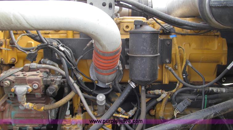 image for item E3814 1996 Peterbilt 379 semi truck