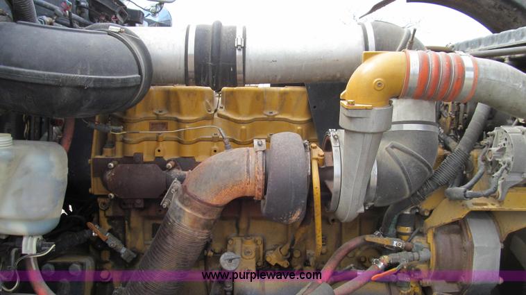 image for item E3814 1996 Peterbilt 379 semi truck